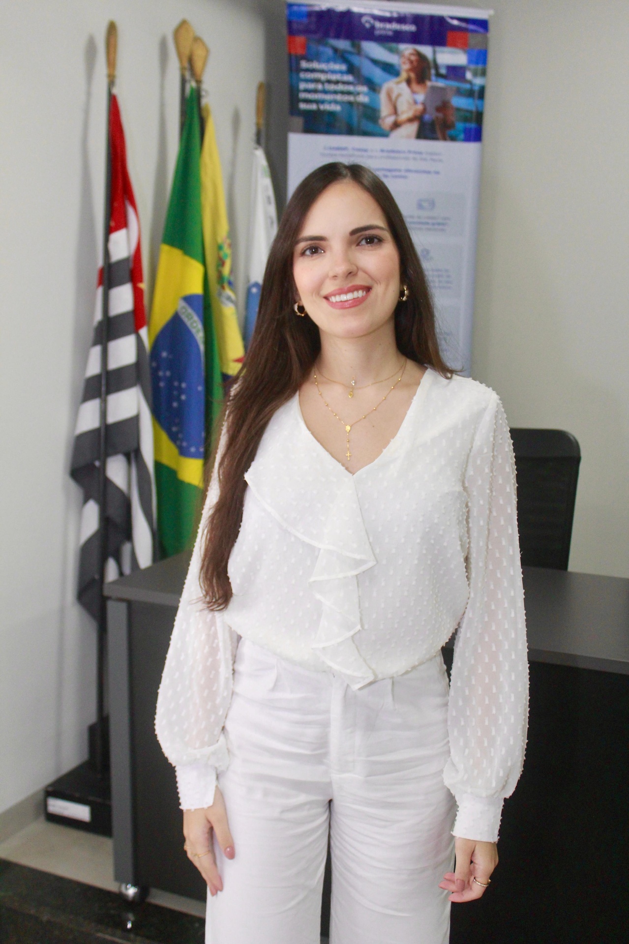 Foto da Dra. Natielli Crivellari, advogada especialista em Direito Bancário